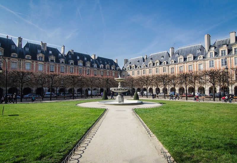 Place Des Vosges Jardin Paris