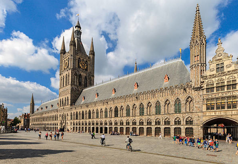 Lakenhal Ieper