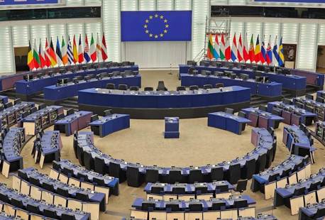 Afbeelding met overdekt, overheid, gebouw, Congreszaal
Door AI gegenereerde inhoud is mogelijk onjuist.