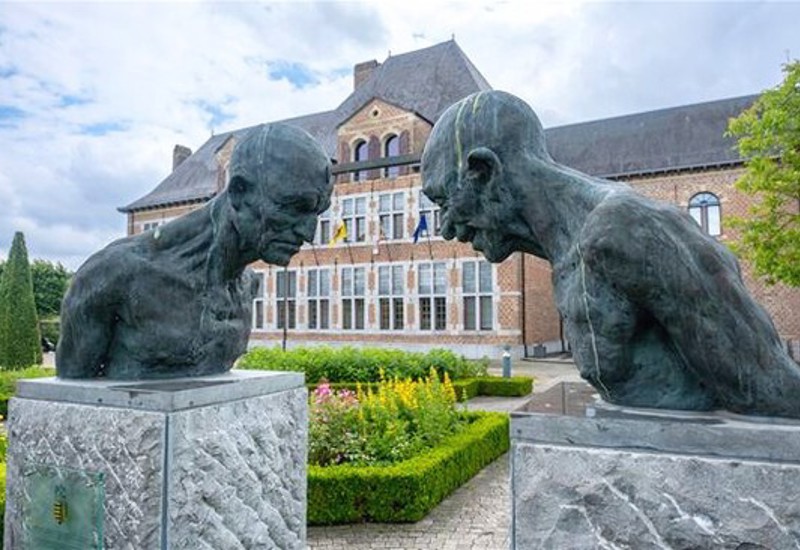 Stadhuis en stecheleers 2