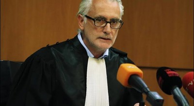 Peter D Hondt
