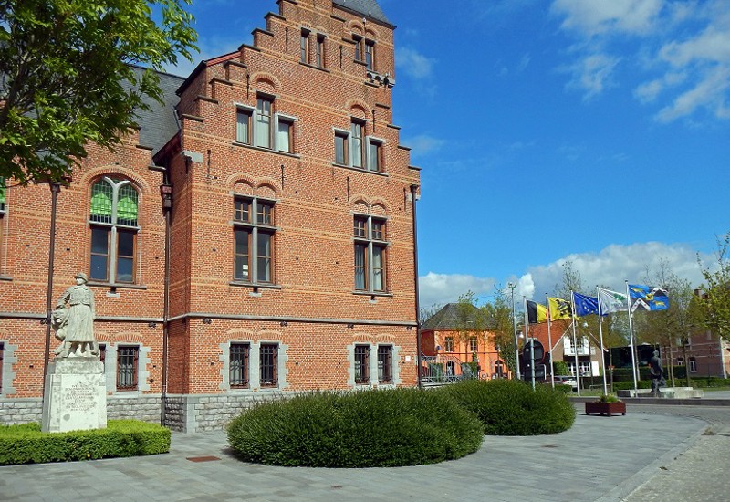 Lovendegem Mom 01