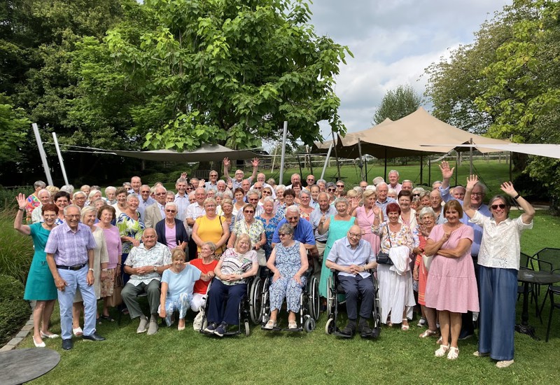 Groepsfoto dessertenbuffet 2025