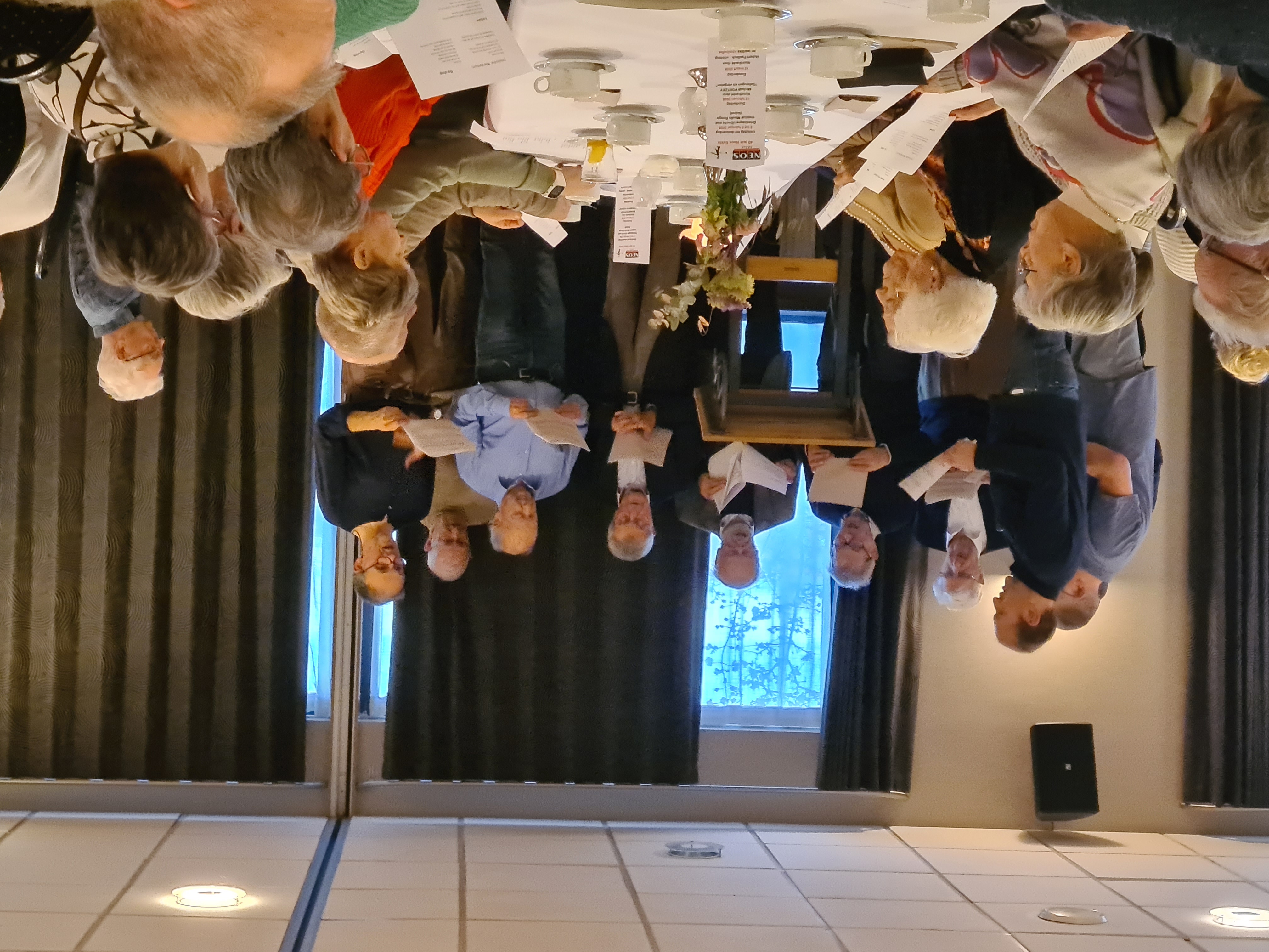 Voordracht met zang en sketches: 