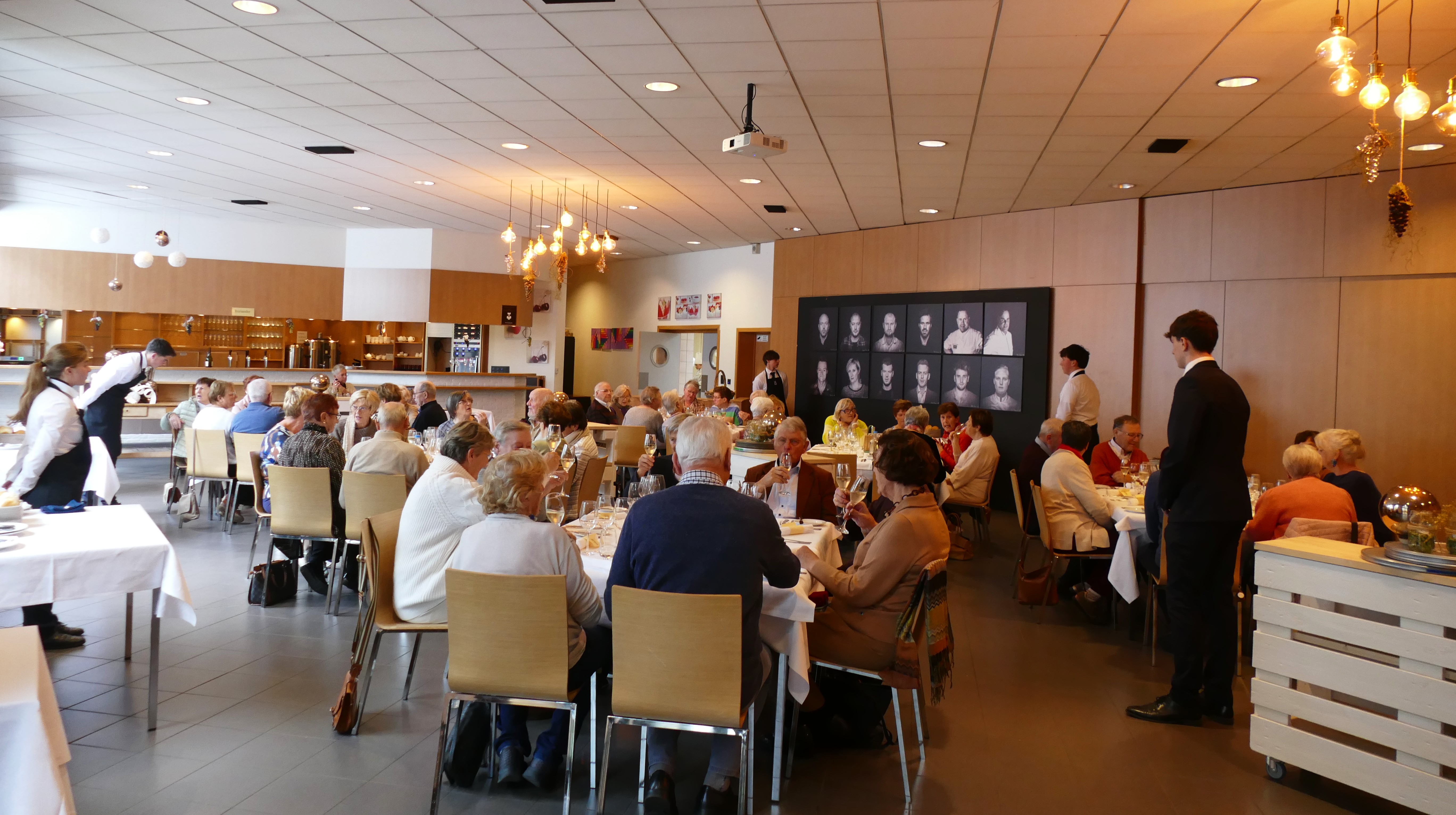 2025-11-13 Hotelschool Brugge + Kasteel van Loppem